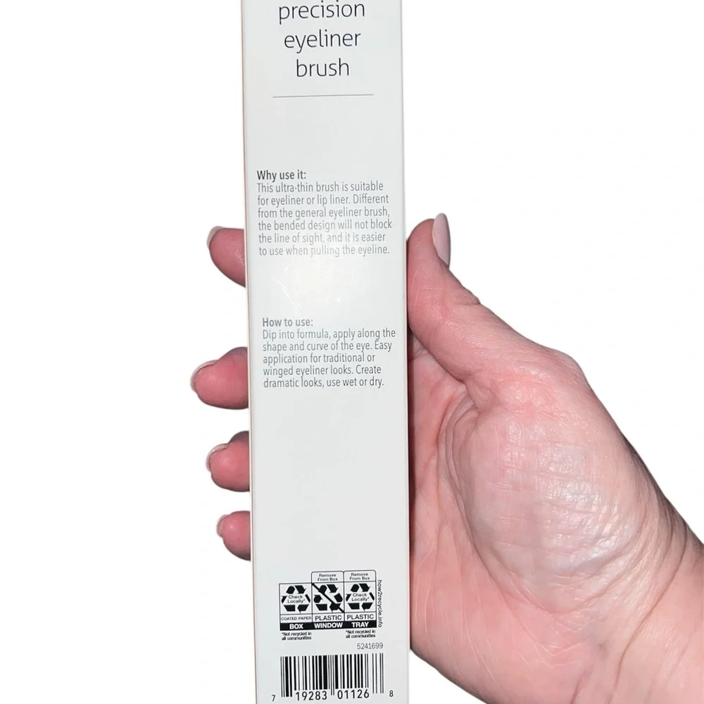 Studio Black Precision Eyeliner Brush